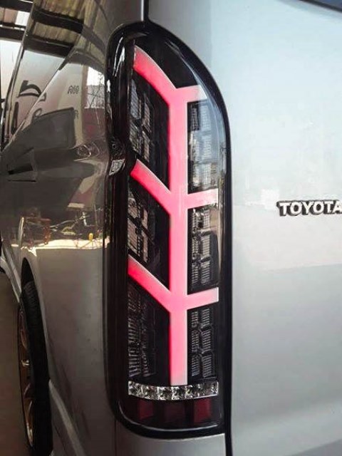 ไฟท้าย HIACE 2014 Lamborghini STYLE LIGHTBAR LED โคมสีดำ งานนำเข้า